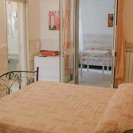 Le Camporelle In Citta Bed & Breakfast Lecce Exterior photo