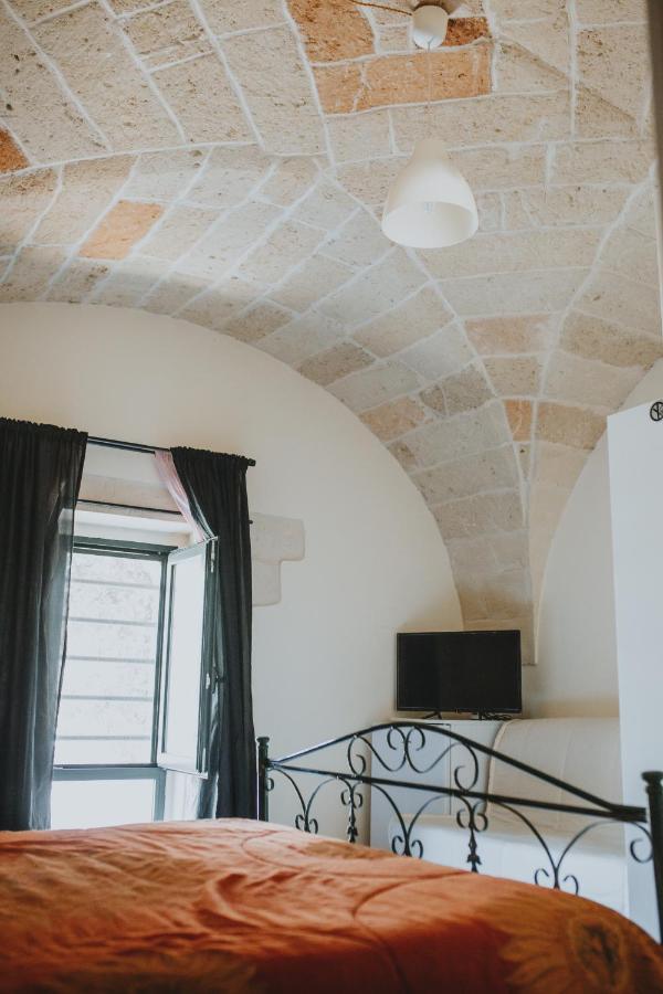 Le Camporelle In Citta Bed & Breakfast Lecce Exterior photo