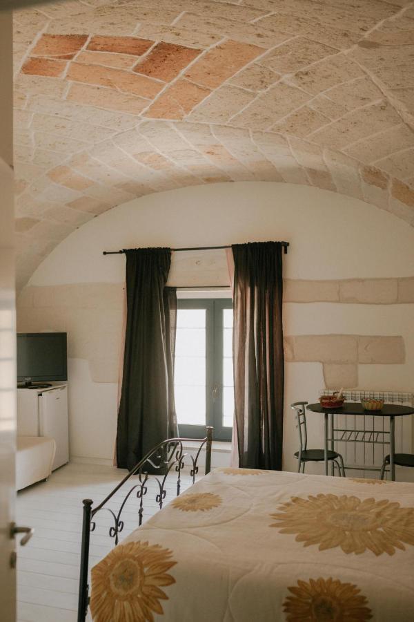 Le Camporelle In Citta Bed & Breakfast Lecce Exterior photo