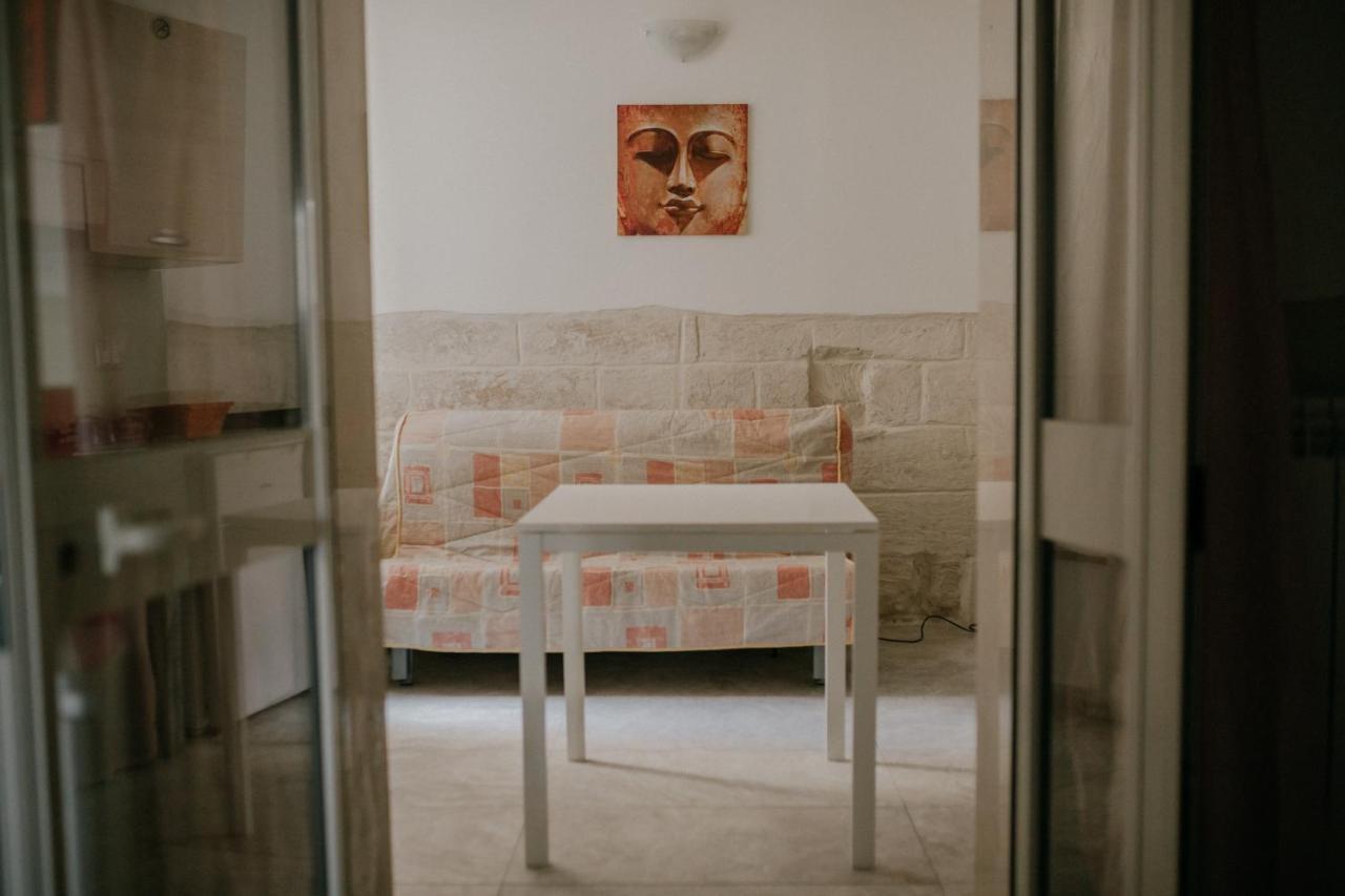 Le Camporelle In Citta Bed & Breakfast Lecce Exterior photo